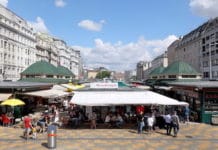 Il mercato Naschmarkt di Vienna