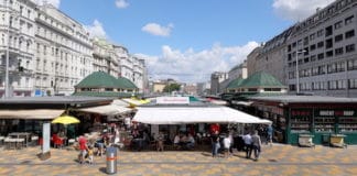 Il mercato Naschmarkt di Vienna